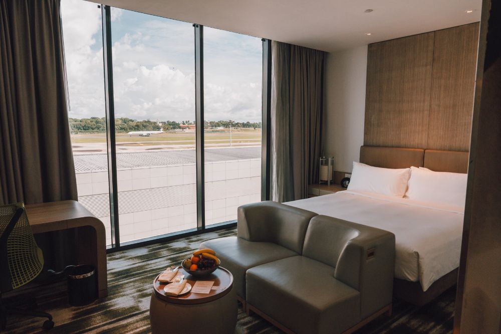 Crowne Plaza Changi Airport room with view of the airside