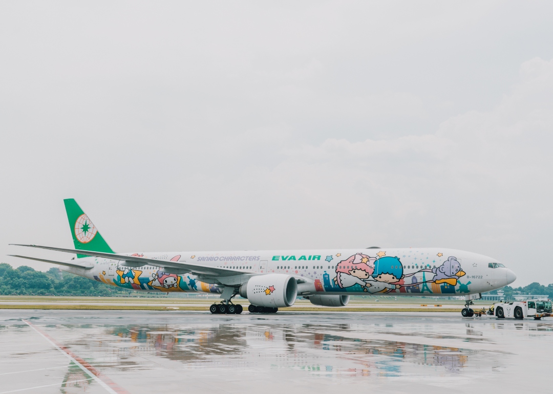 eva air sanrio aircraft livery singapore