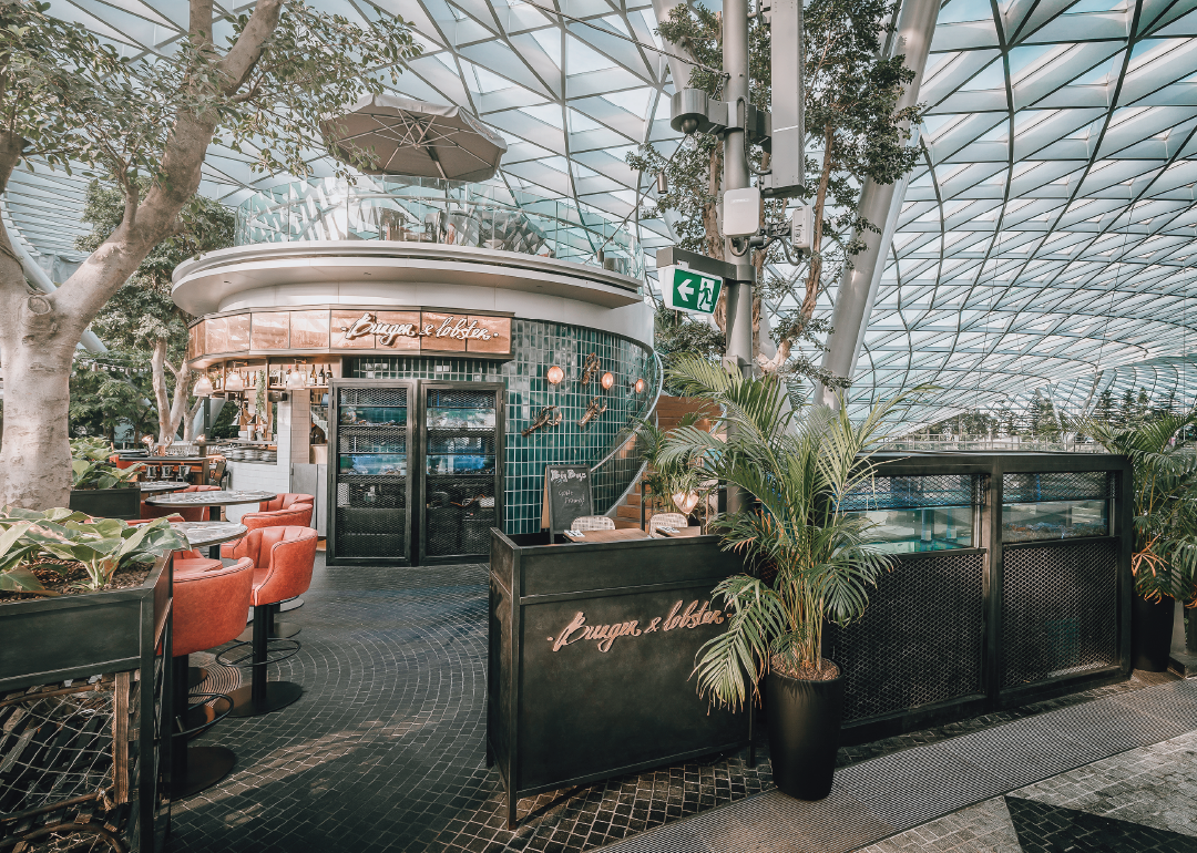 exterior view of burger & lobster restaurant at jewel changi airport