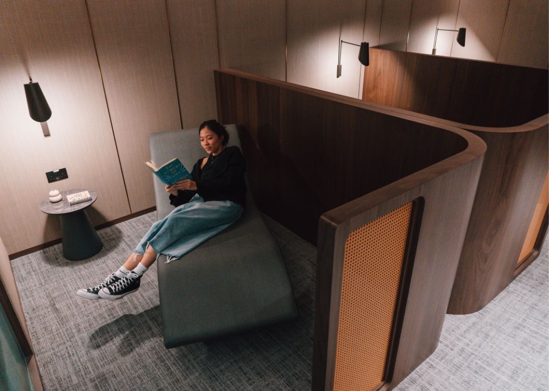 snooze lounge nap room at justco singapore changi airport terminal 3