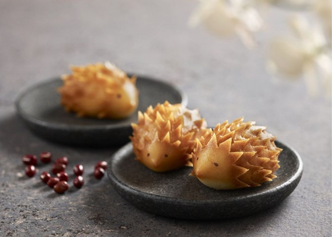 Treasures Yi Dian Xin’s Deep-fried Porcupine Bun, filled with Red Bean, might just be too cute to eat! (Image Credit: Imperial Treasure)