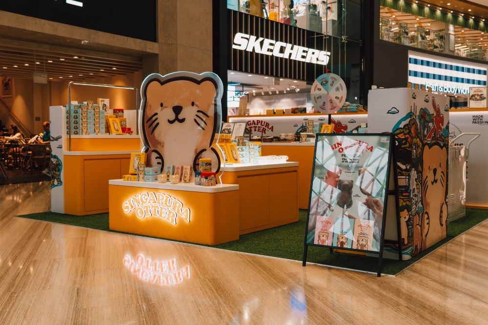 Singapura Otter pop-up store in Jewel Changi Airport