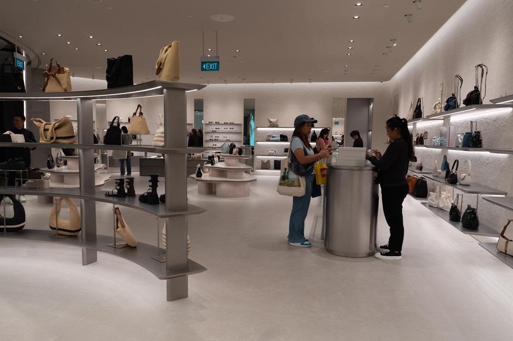 charles & keith flagship store jewel changi airport 