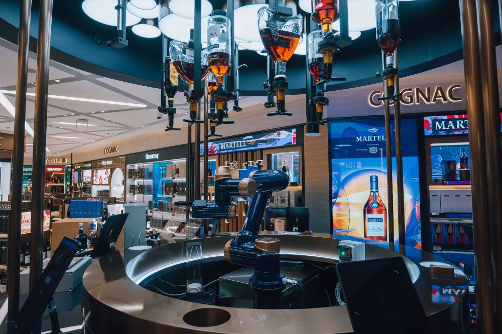 Robot bartender at Changi Airport Terminal 1 Lotte Duty Free