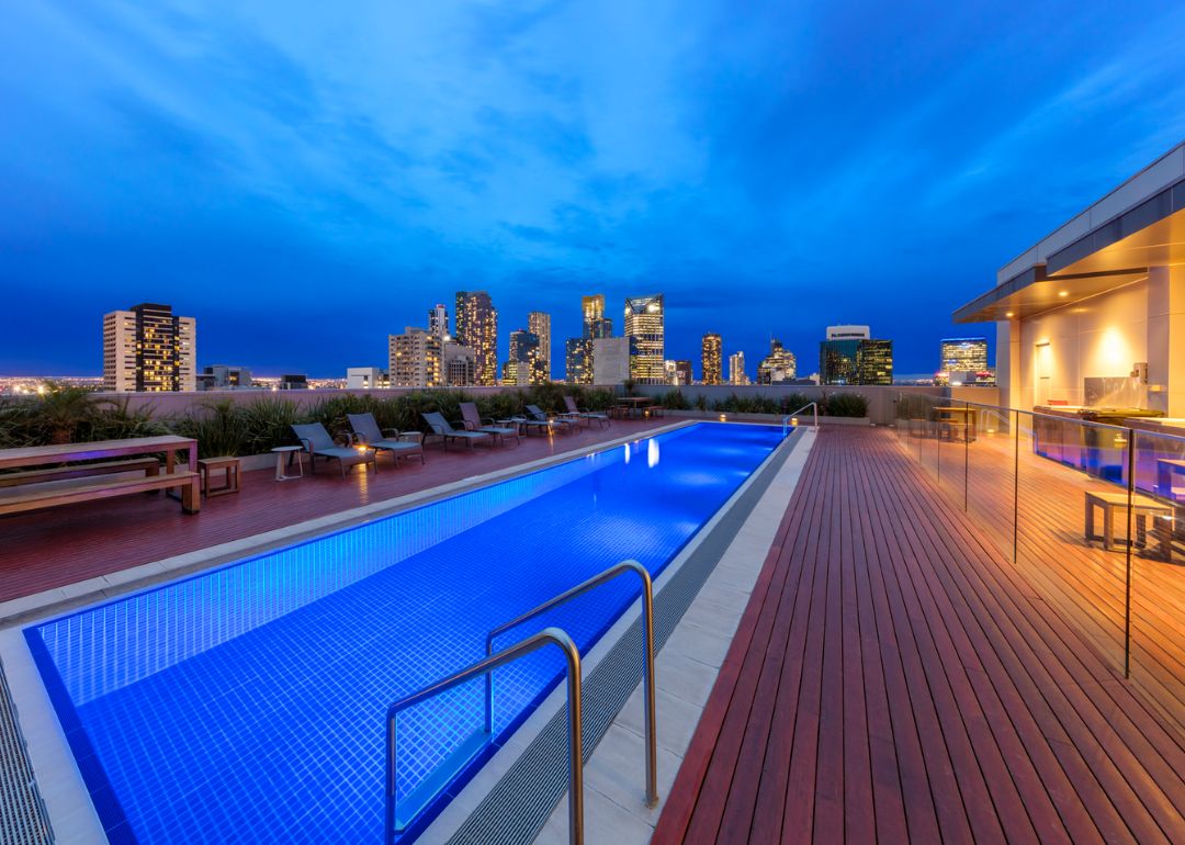rooftop pool of wyndham hotel melbourne australia