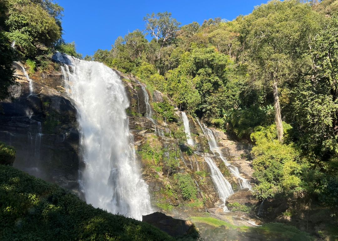 doi inthanon wachirathan waterfall