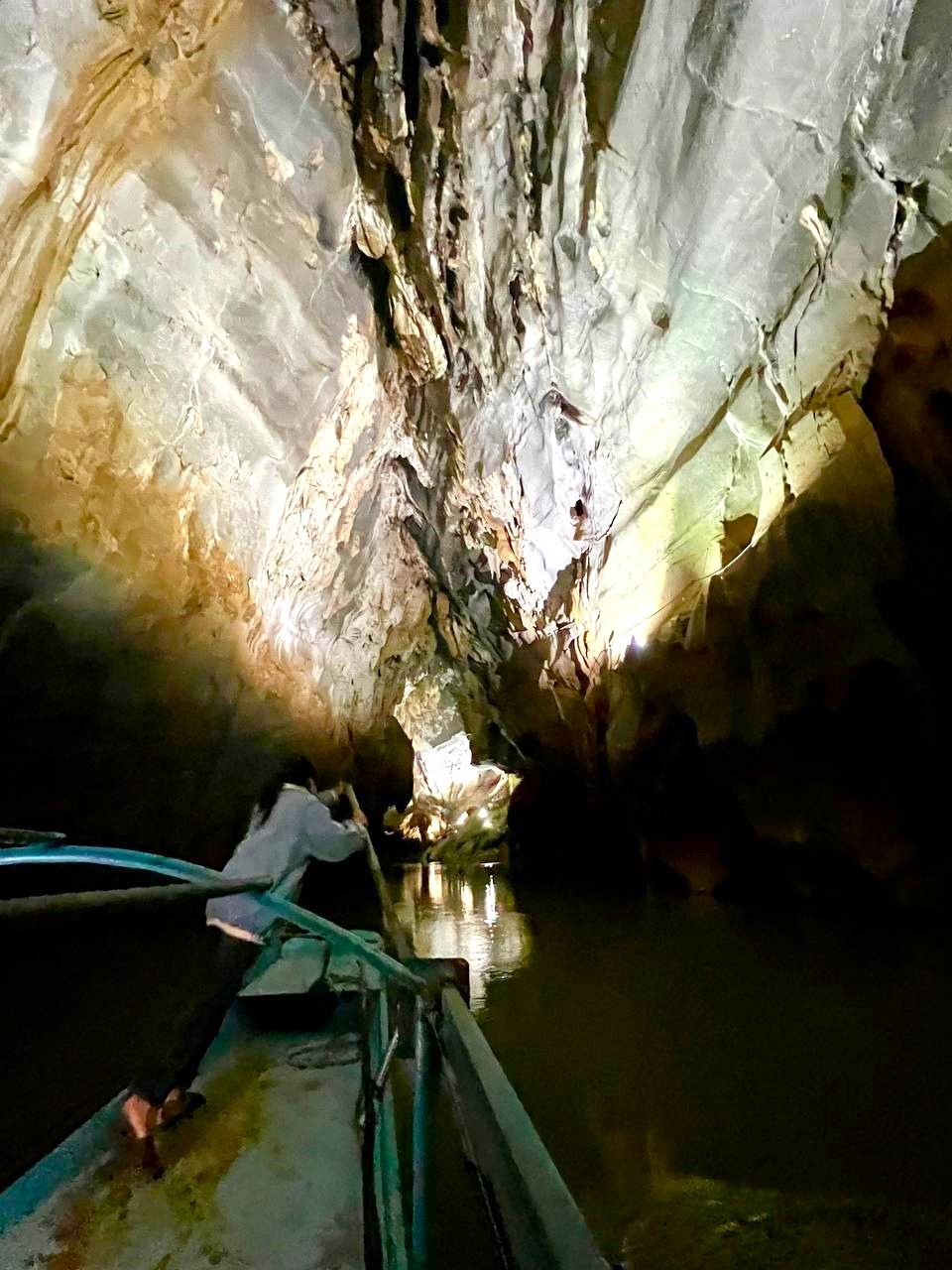 phong nha cave river crossing