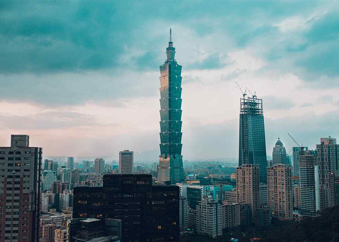 taipei 101 taiwan skyscraper against the skyline