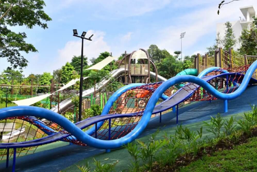 Admiralty park utilises its hilly terrain to offer different types of slides