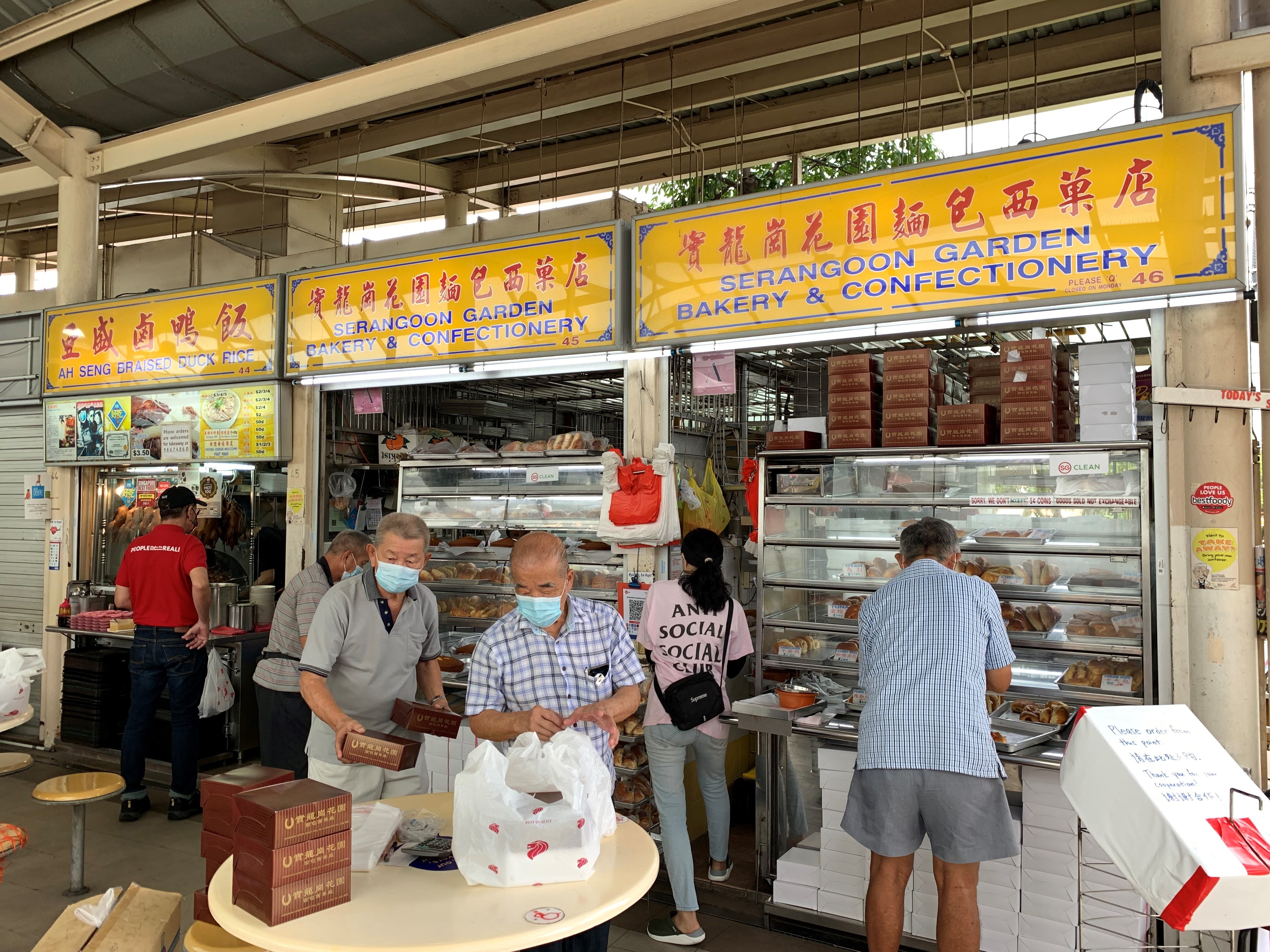 long queues at serangoon garden bakery and confectionery in singapore