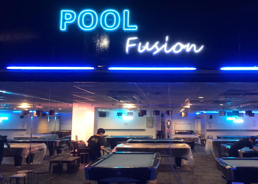play pool at pool fusion, dhoby ghaut singapore