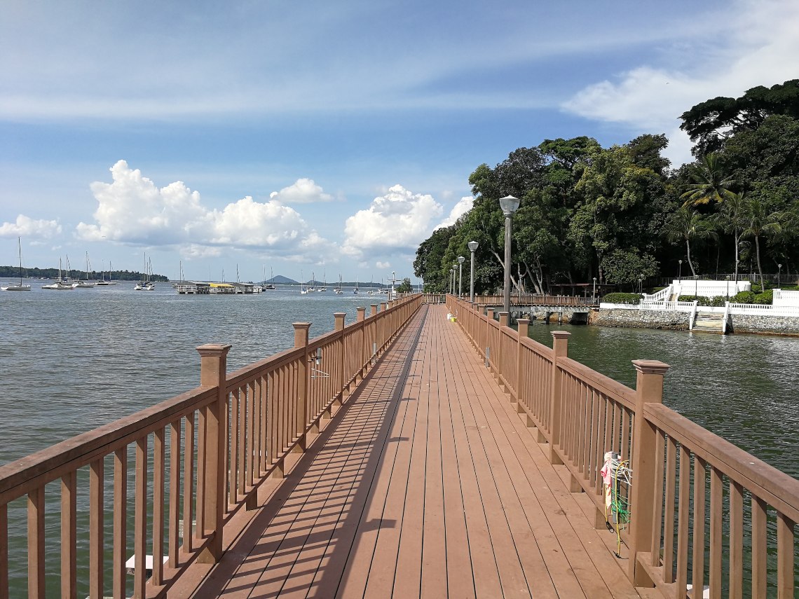stroll down Changi coastal boardwalk in Singapore